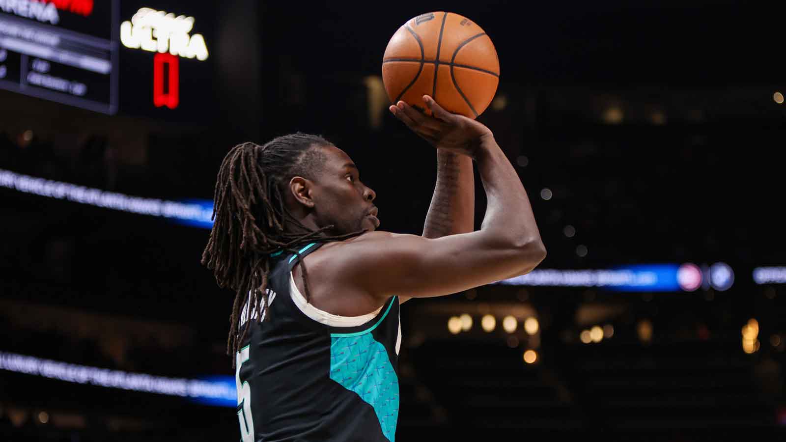 Blazers’ Jrue Holiday hits impressive milestone with step-back 3-pointer