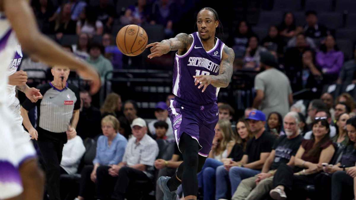 Sacramento Kings guard-forward DeMar DeRozan (10) passes the ball against the Utah Jazz during the second quarter at Golden 1 Center.