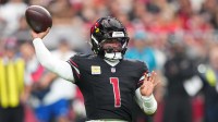 Arizona Cardinals quarterback Kyler Murray (1) makes a throw against the Tennessee Titans during the fourth quarter at State Farm Stadium.