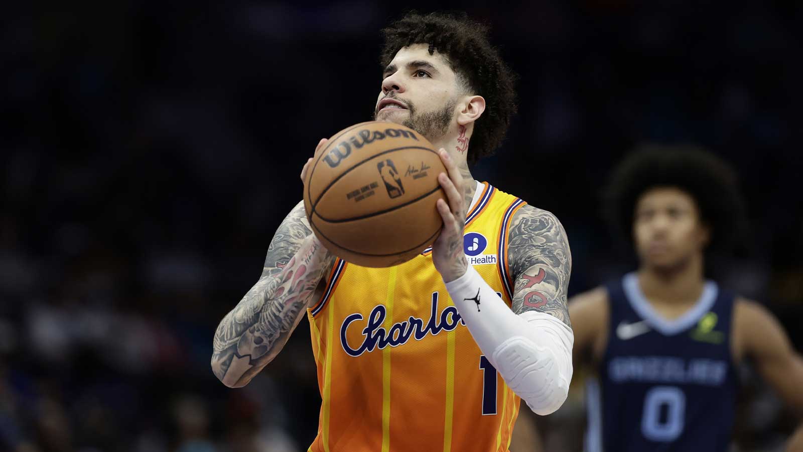 Hornets’ LaMelo Ball catches ‘hell nah’ stray from Moussa Diabate for driving skills