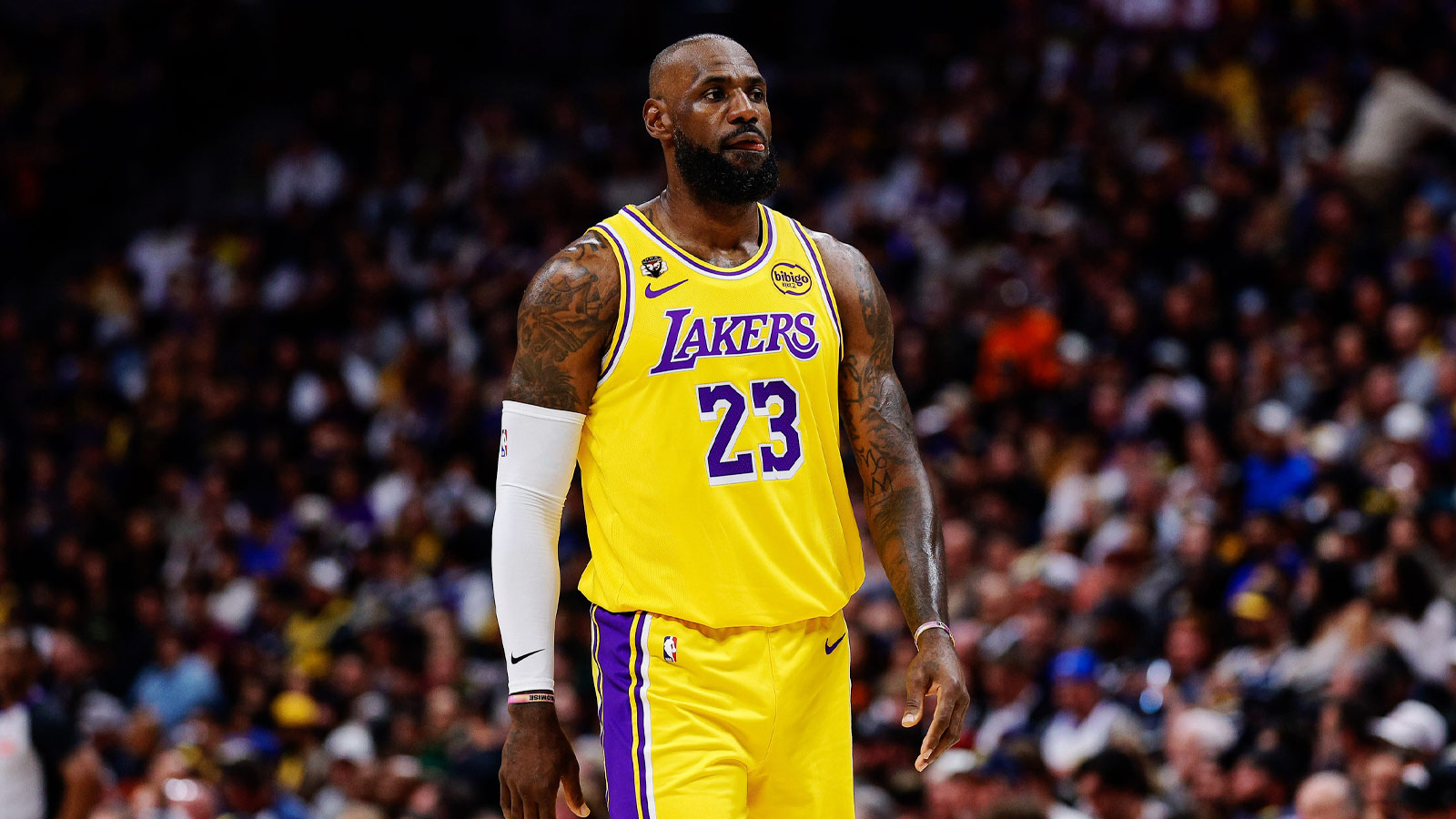Is LeBron James playing tonight? Lakers vs. Bulls injury report