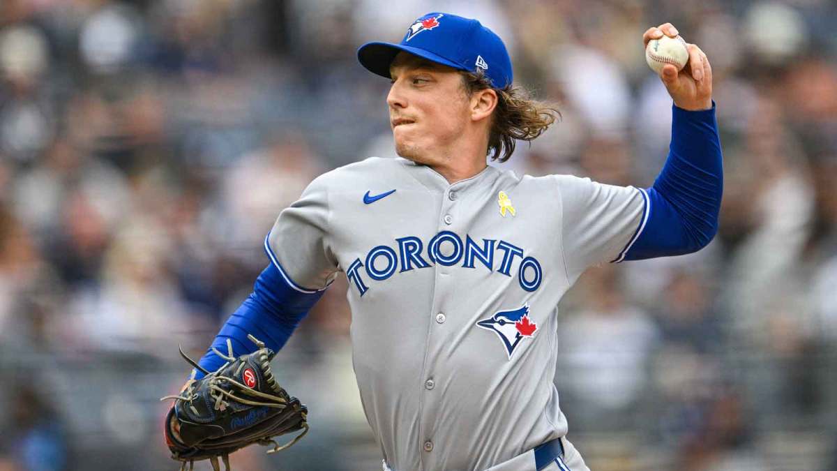 Toronto Blue Jays relief pitcher Ryan Borucki (35) pitches the ball during the fifth inning against the New York Yankees at Yankee Stadium.