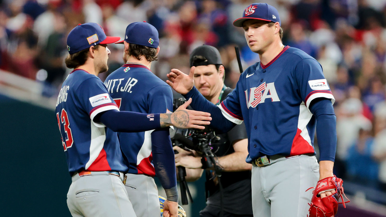 Padres closer Mason Miller reacts to backlash for taking off silver medal at WBC