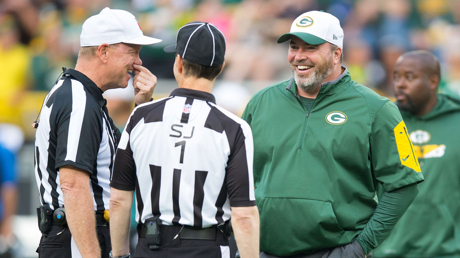 Steelers’ Mike McCarthy bites tongue on replacement referee conversation