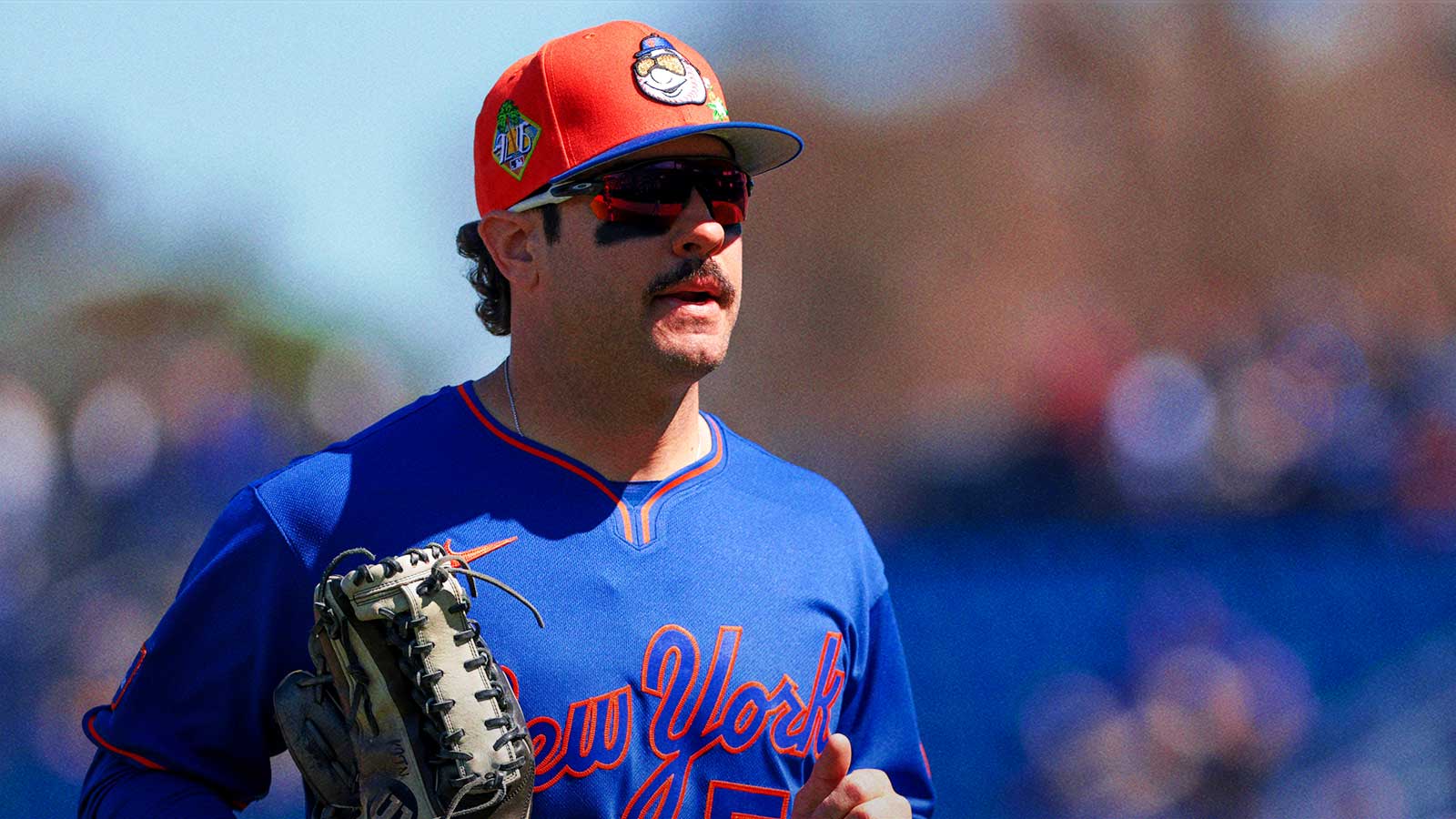 Mets outfielder exits spring training game with knee injury just days before Opening Day