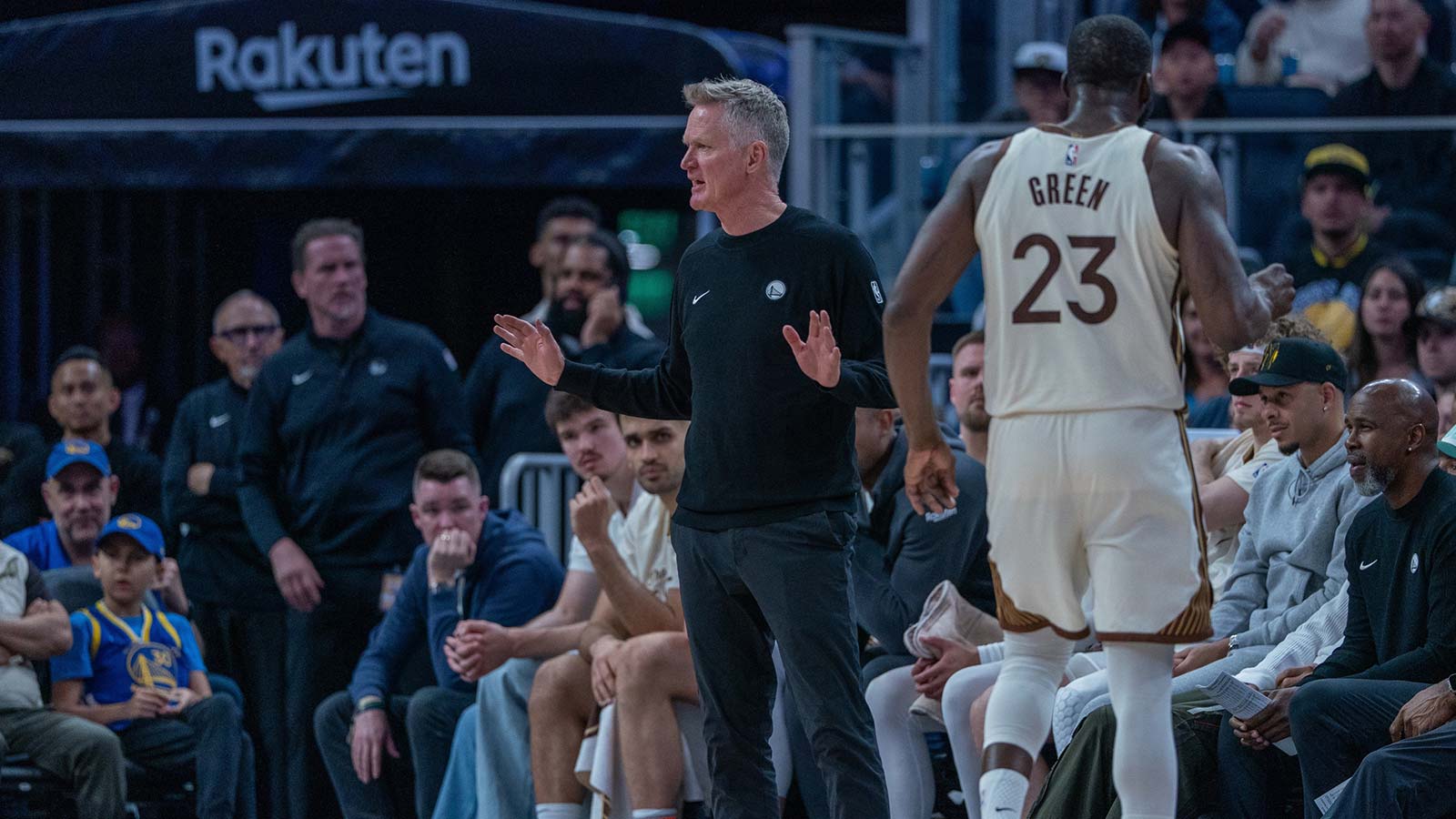 Golden State Warriors head coach Steve Kerr reacts after a foul against forward Draymond Green (23) against the Washington Wizards during the fourth quarter at Chase Center.