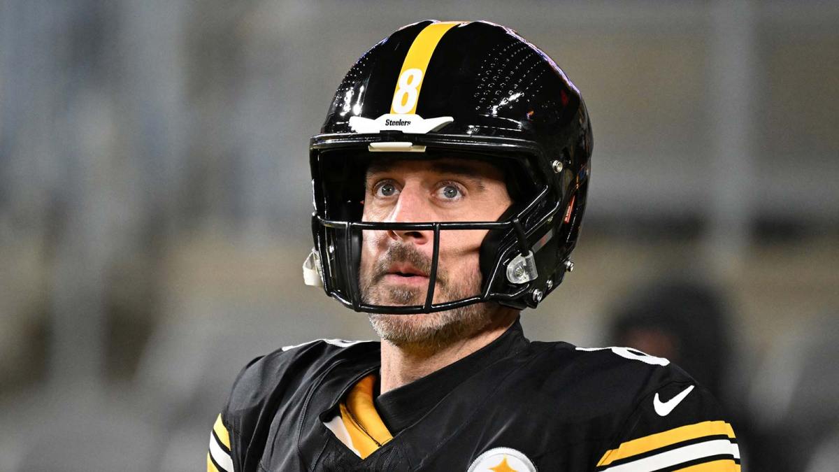 Pittsburgh Steelers quarterback Aaron Rodgers (8) warms up before an AFC Wild Card Round game against the Houston Texans at Acrisure Stadium.