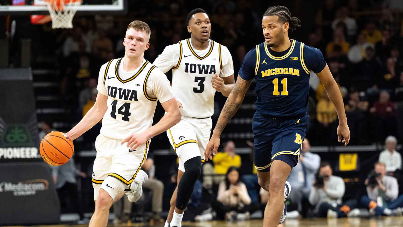 Nailbiter against Iowa makes Michigan Wolverines first of its kind in 50 years