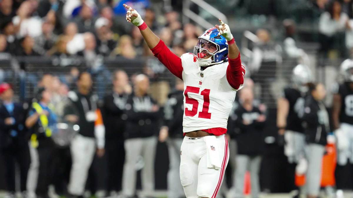 New York Giants outside linebacker Abdul Carter (51) reacts in the second quarter against the Las Vegas Raiders at Allegiant Stadium.