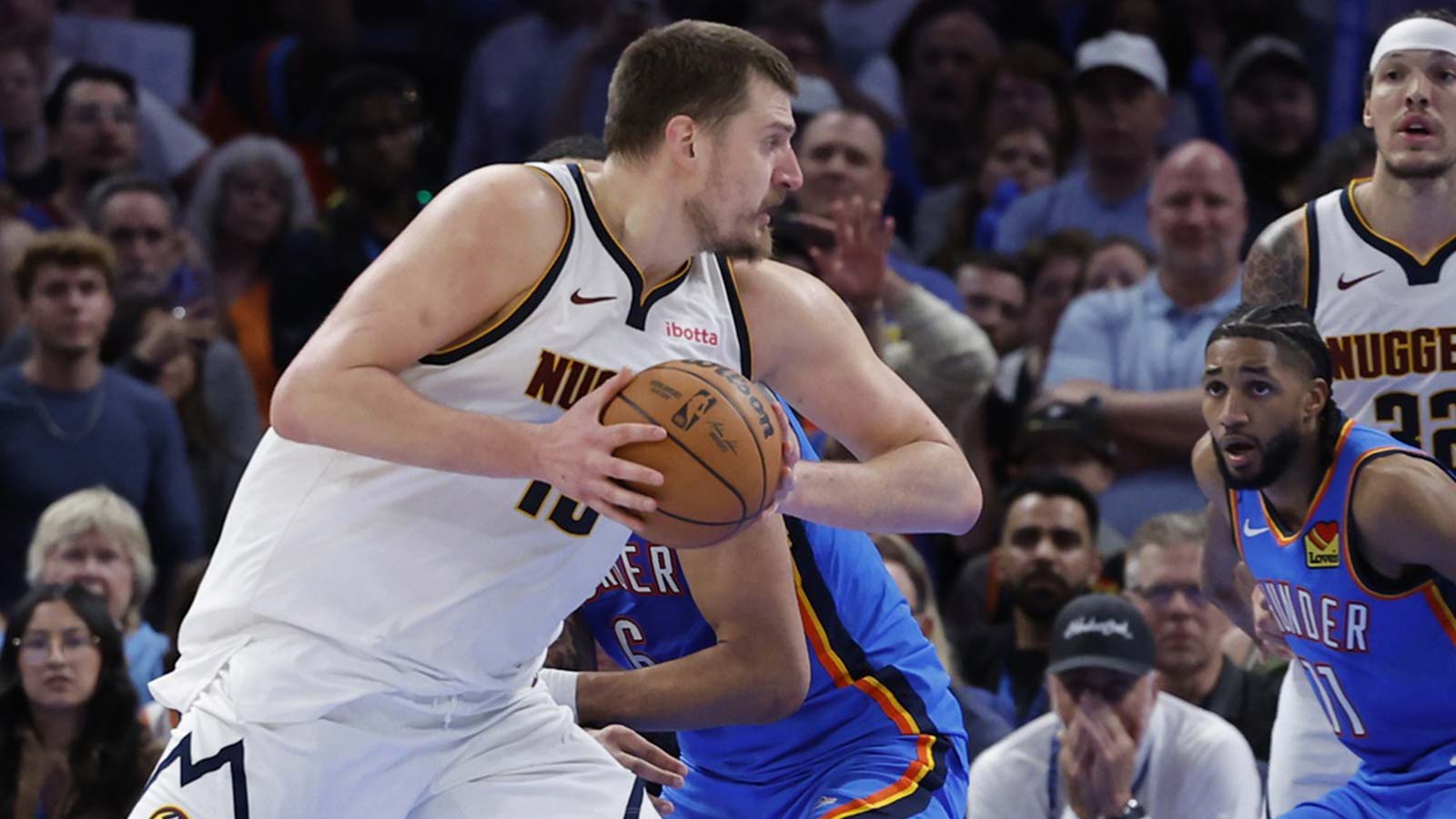 Alonzo Adams-Imagn Images