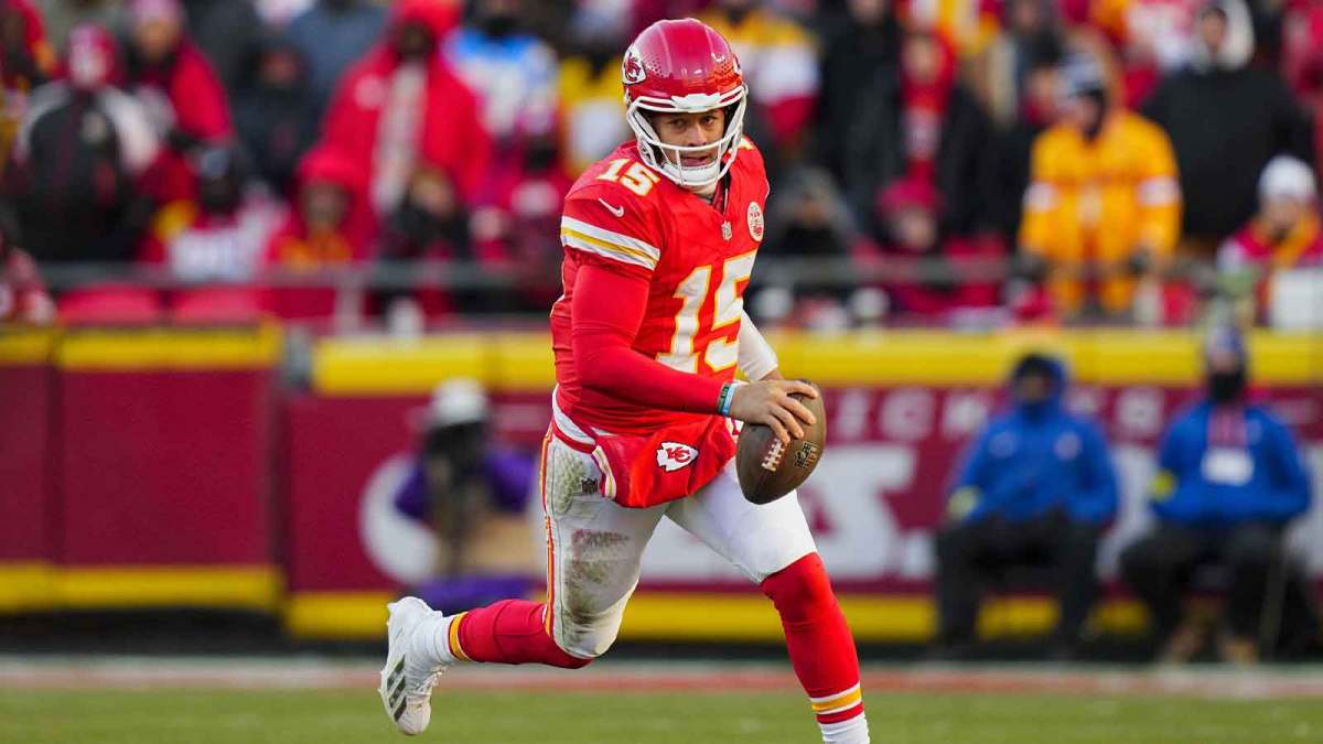 Kansas City Chiefs quarterback Patrick Mahomes (15) runs the ball during the second half against the Los Angeles Chargers at GEHA Field at Arrowhead Stadium