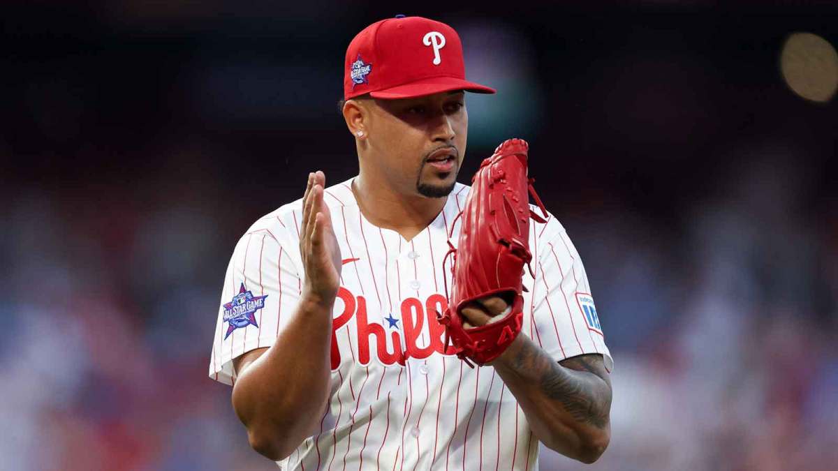 Phillies pitcher Jhoan Duran (59) reacts after a victory