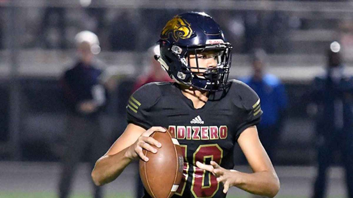 Naples High's Dominiq Ponder looks to throw the ball during the FBU Freshman All-American football game at Gulf Coast High School in Naples, Wednesday, Dec. 19, 2018. FBU Freshman All-American Bowl