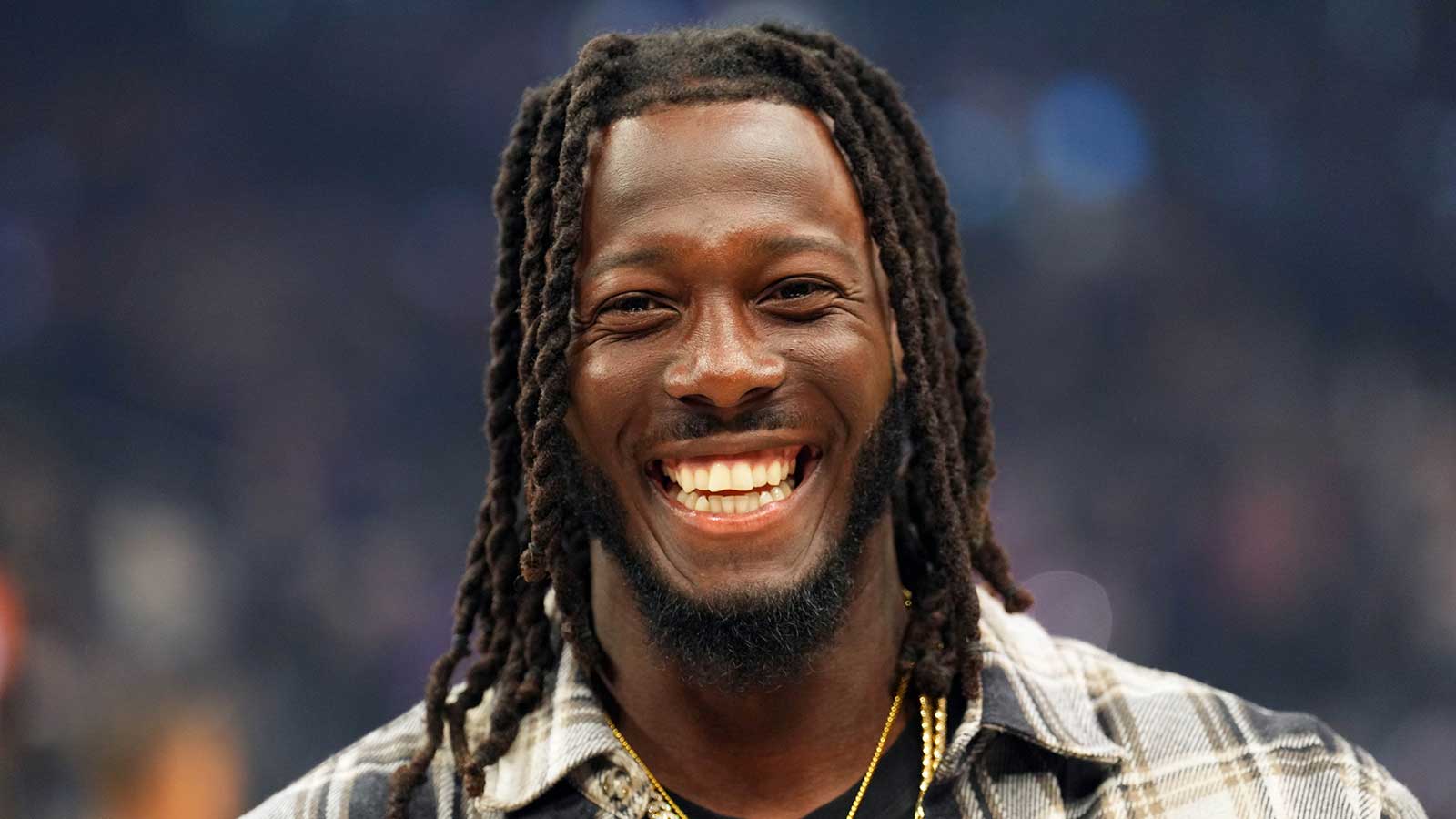 Reds’ Elly De La Cruz wins $10,000 for charity with free throw at Suns game