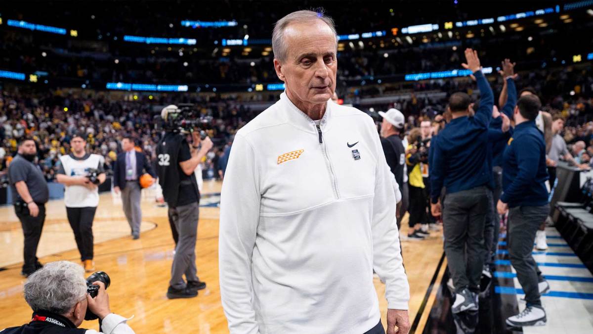 Tennessee coach Rick Barnes walks off the court after a NCAA Tournament Elite 8 game between Tennessee and Michigan at the United Center in Chicago on March 29, 2026.