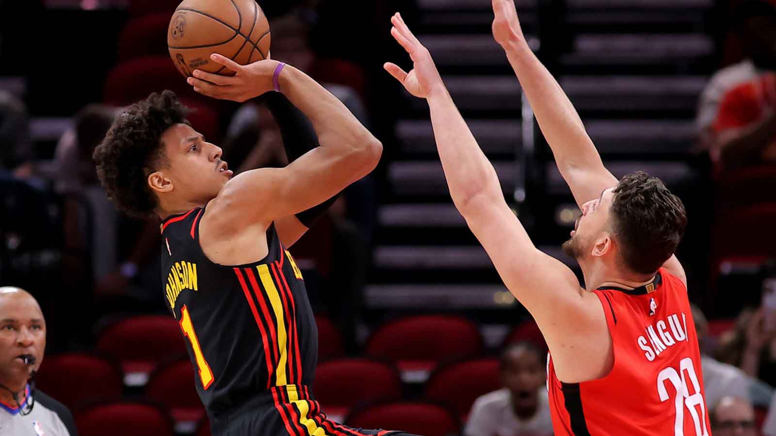 Rockets end Hawks’ win streak in blowout fashion