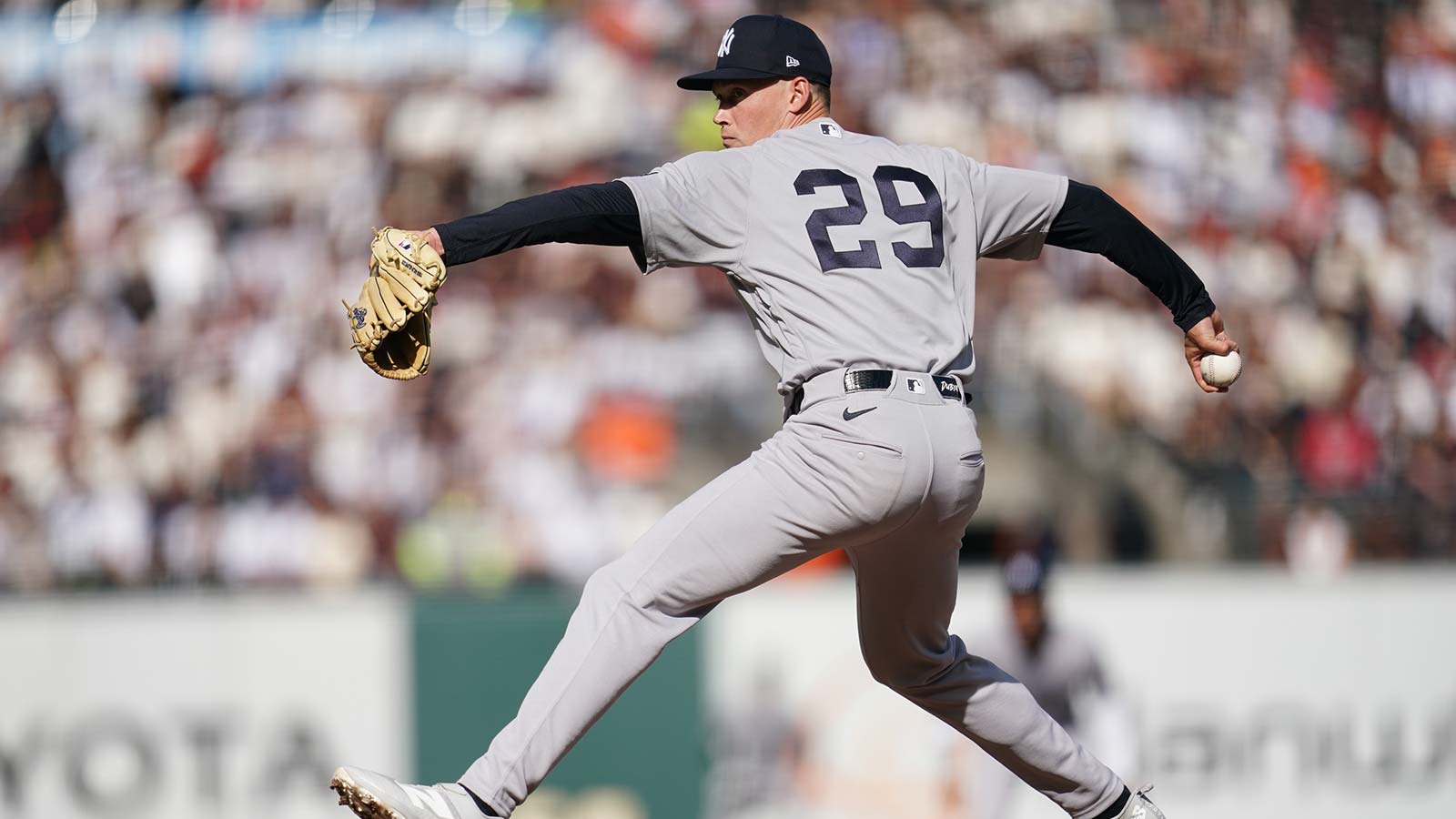 New York Yankees pitcher Will Warren (29) prepares to deliver a pitch against the San Francisco Giants in the first inning at Oracle Park. Mandatory Credit: Cary Edmondson-Imagn Images