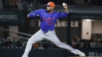 New York Mets pitcher Sean Manaea (59) pitches against the Miami Marlins during the first inning at Roger Dean Chevrolet Stadium.