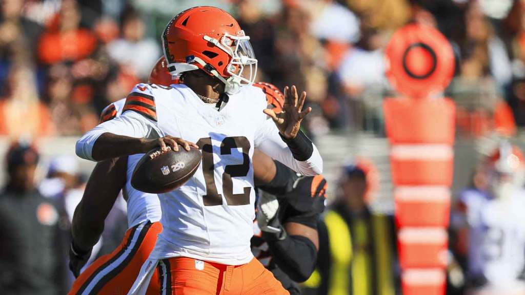 Cleveland Browns quarterback Shedeur Sanders (12) passes against the Cincinnati Bengals during the first quarter at Paycor Stadium. Mandatory Credit: Katie Stratman-Imagn Images
