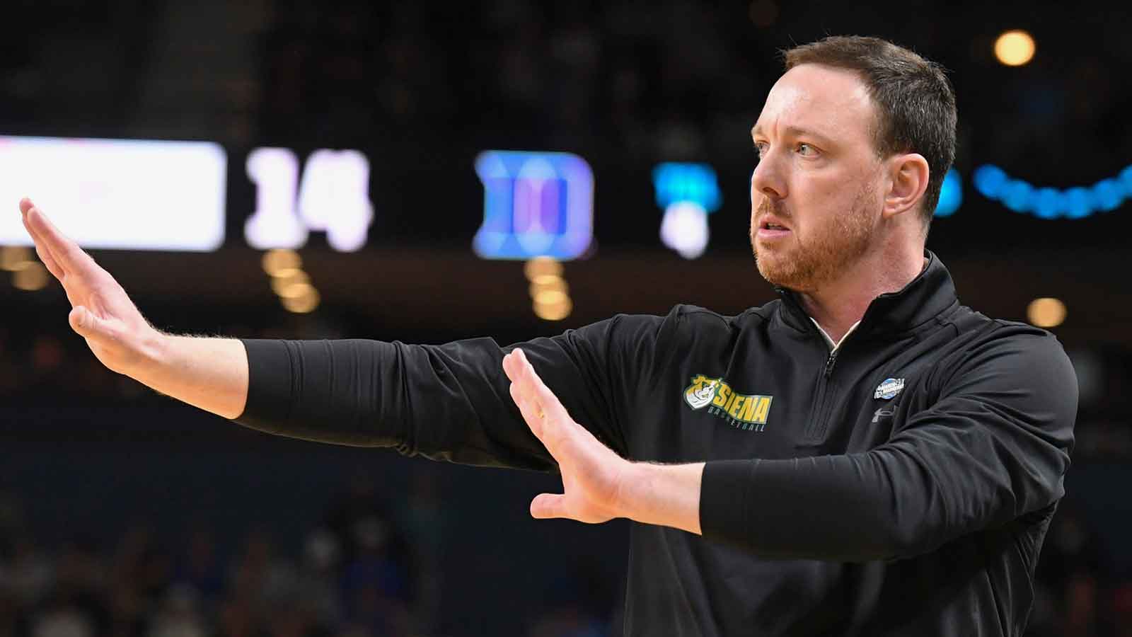 Siena HC Gerry McNamara explains controversial no-sub strategy vs. Duke