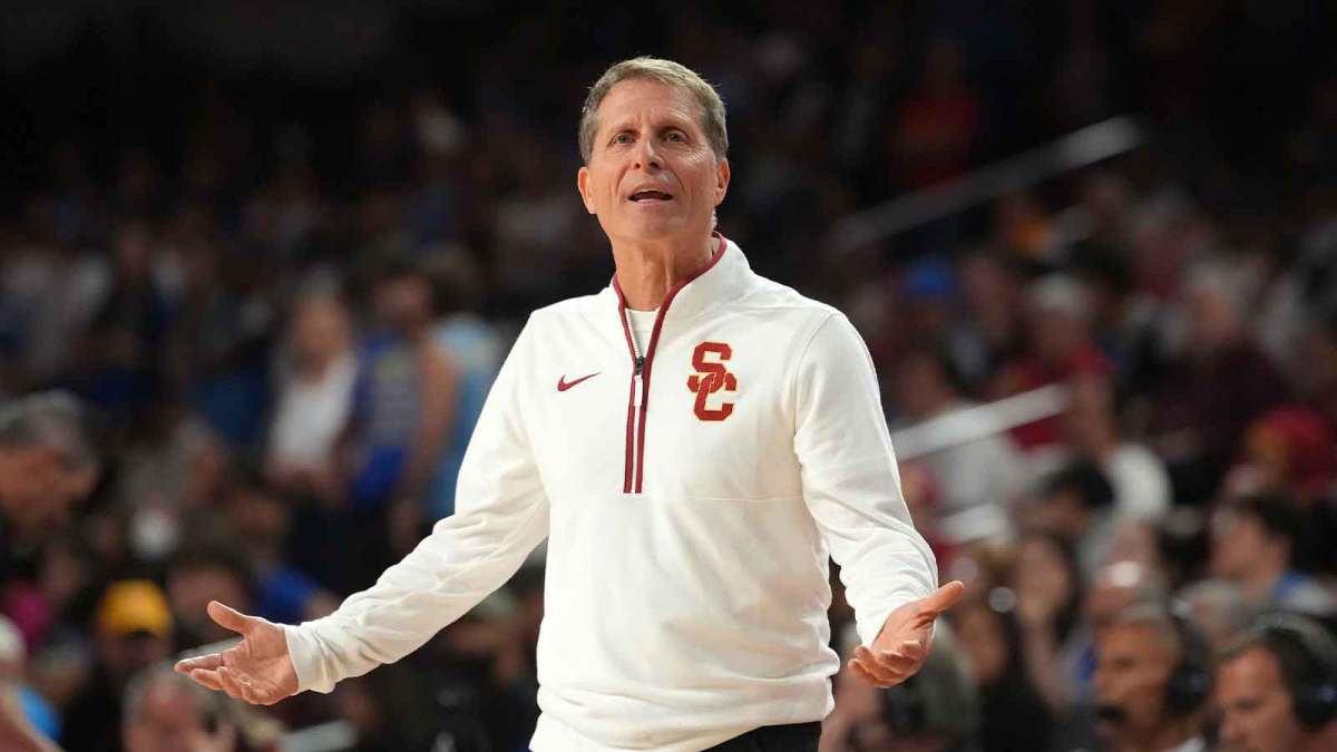 Southern California Trojans head coach Eric Musselman reacts against the UCLA Bruins at the Galen Center.