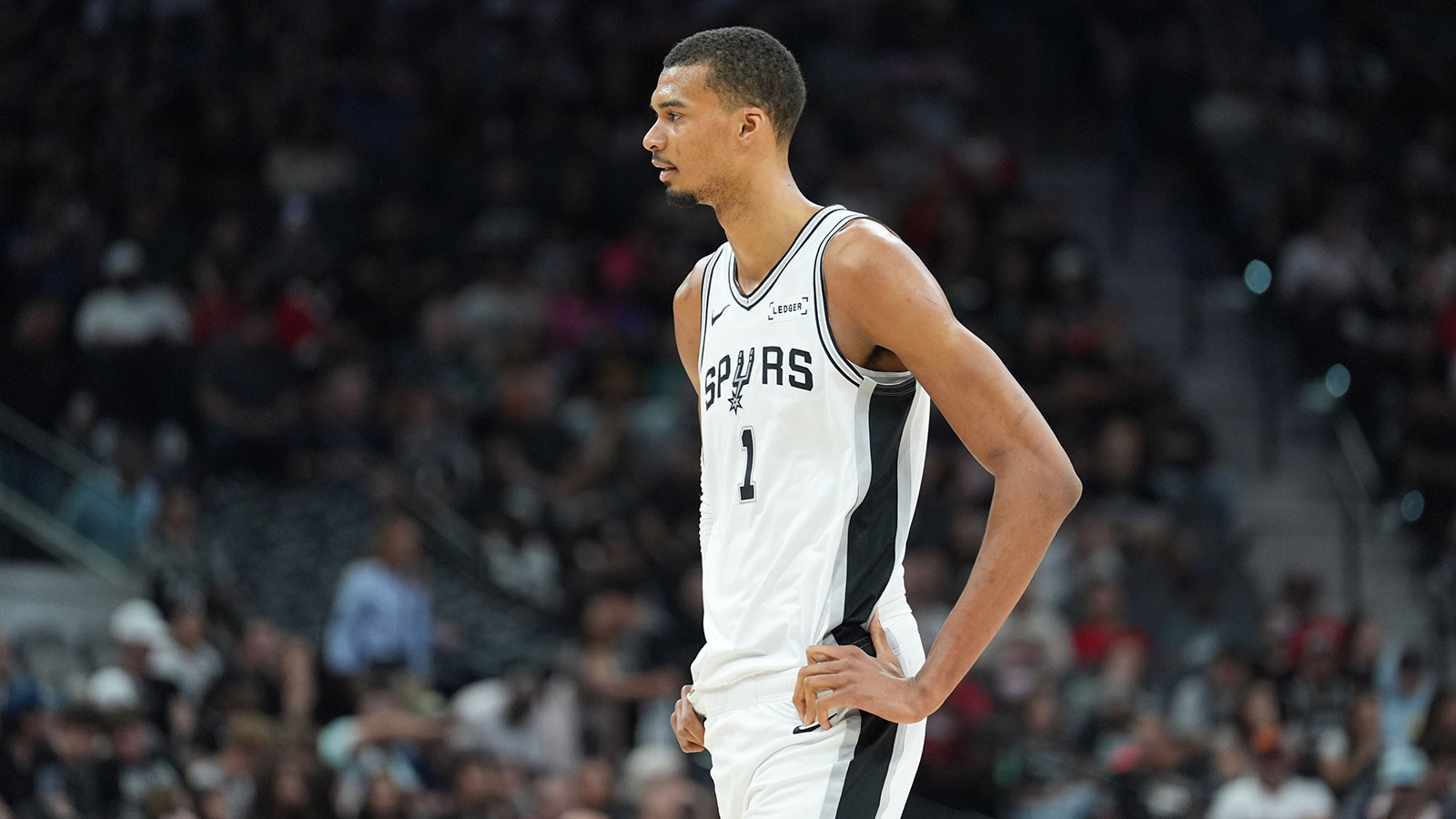Spurs forward Victor Wembanyama (1) looks over in the first half against the Chicago Bulls at Frost Bank Center