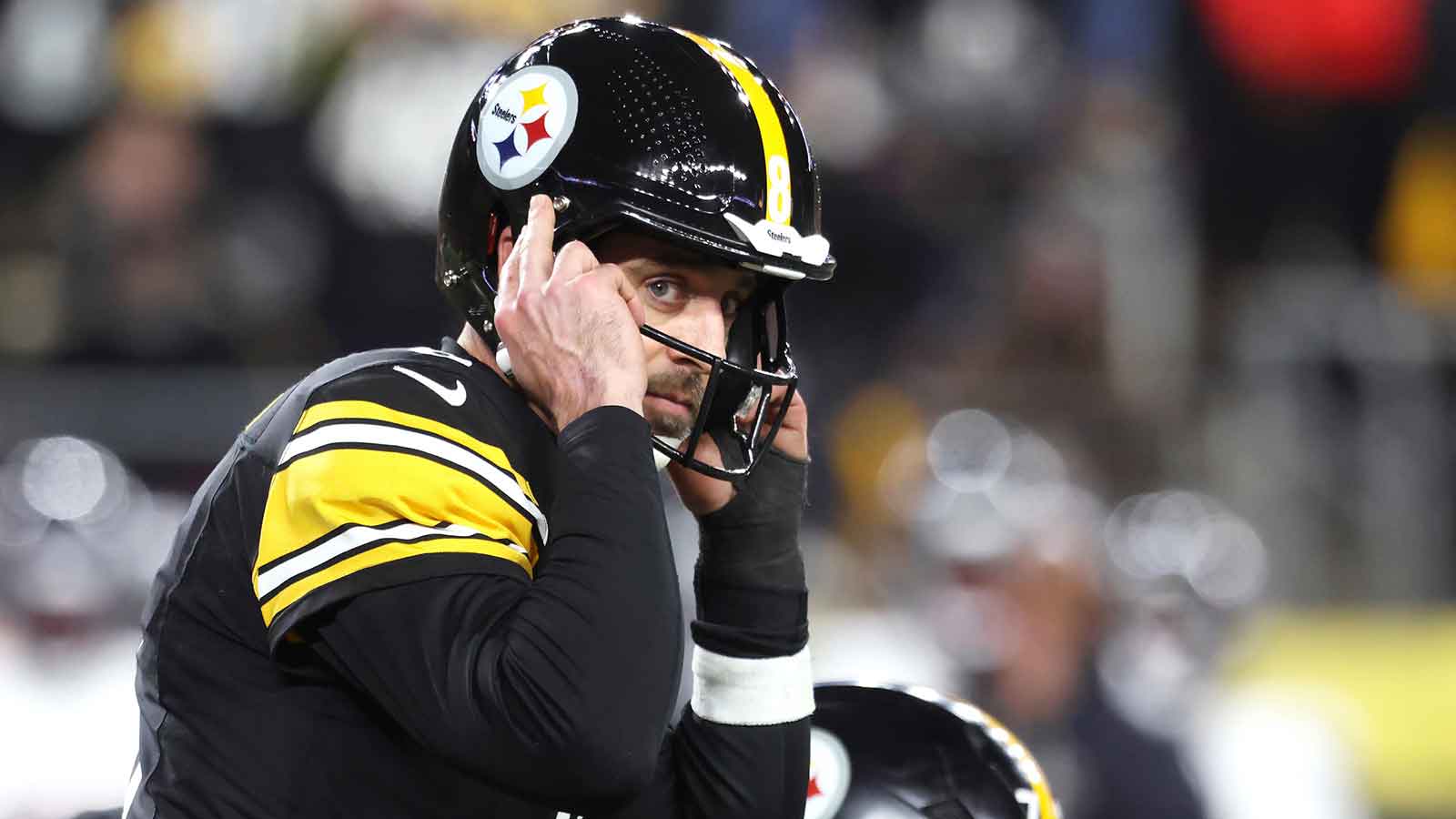 Steelers QB Aaron Rodgers details being ‘stalked,’ bounty on his wife