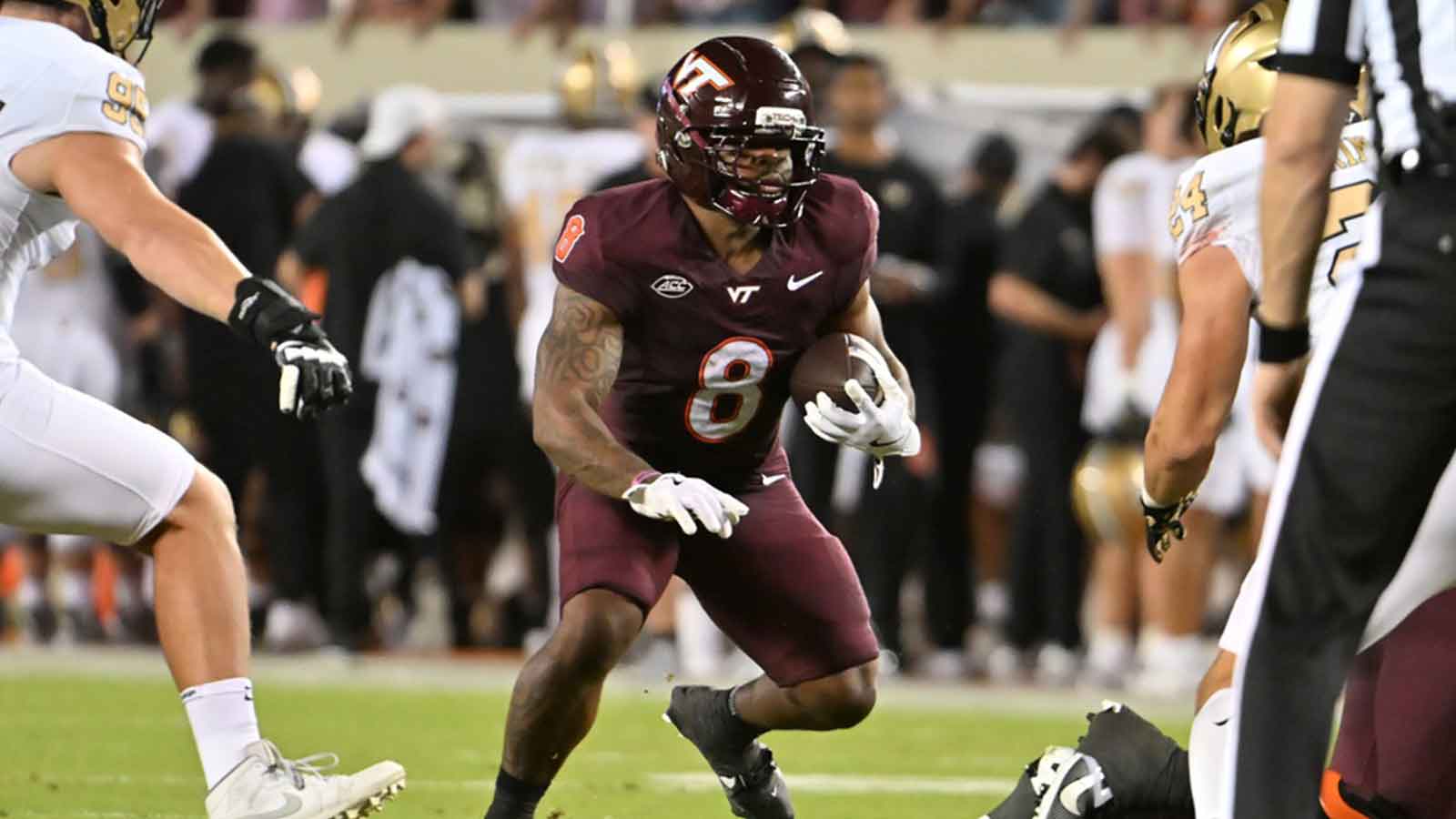 Virginia Tech Hokies running back Terion Stewart (8) runs the ball during the second quarter at Lane Stadium.