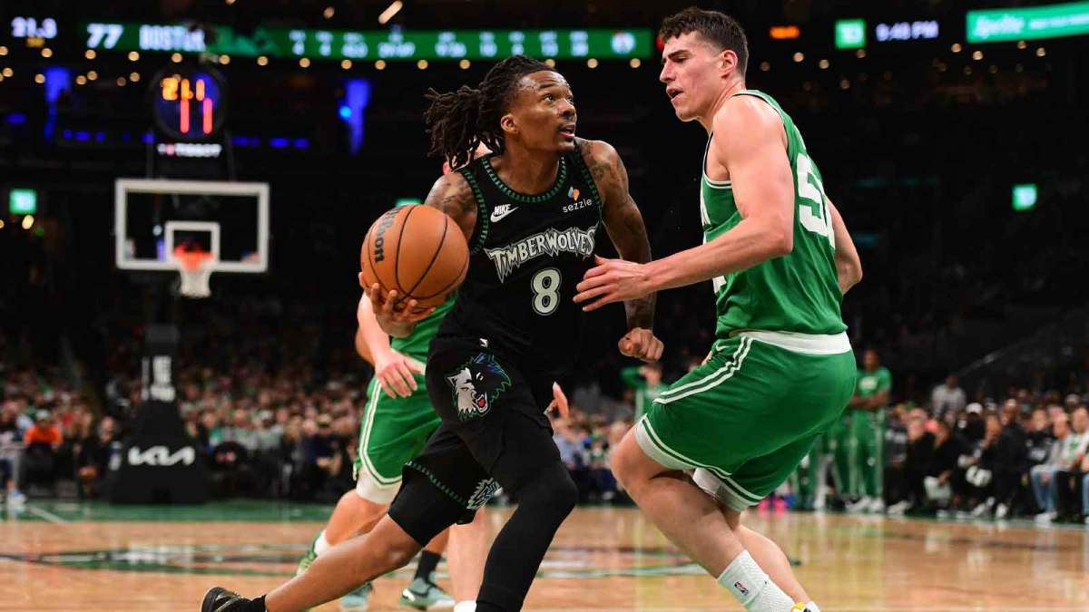 Timberwolves guard Bones Hyland (8) drives to the basket