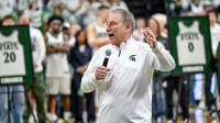 Michigan State's head coach Tom Izzo talks to the fans during the senior night ceremony after the Spartans win over Rutgers on Thursday, March 5, 2026, at the Breslin Center in East Lansing. © Nick King/Lansing State Journal / USA TODAY NETWORK via Imagn Images
