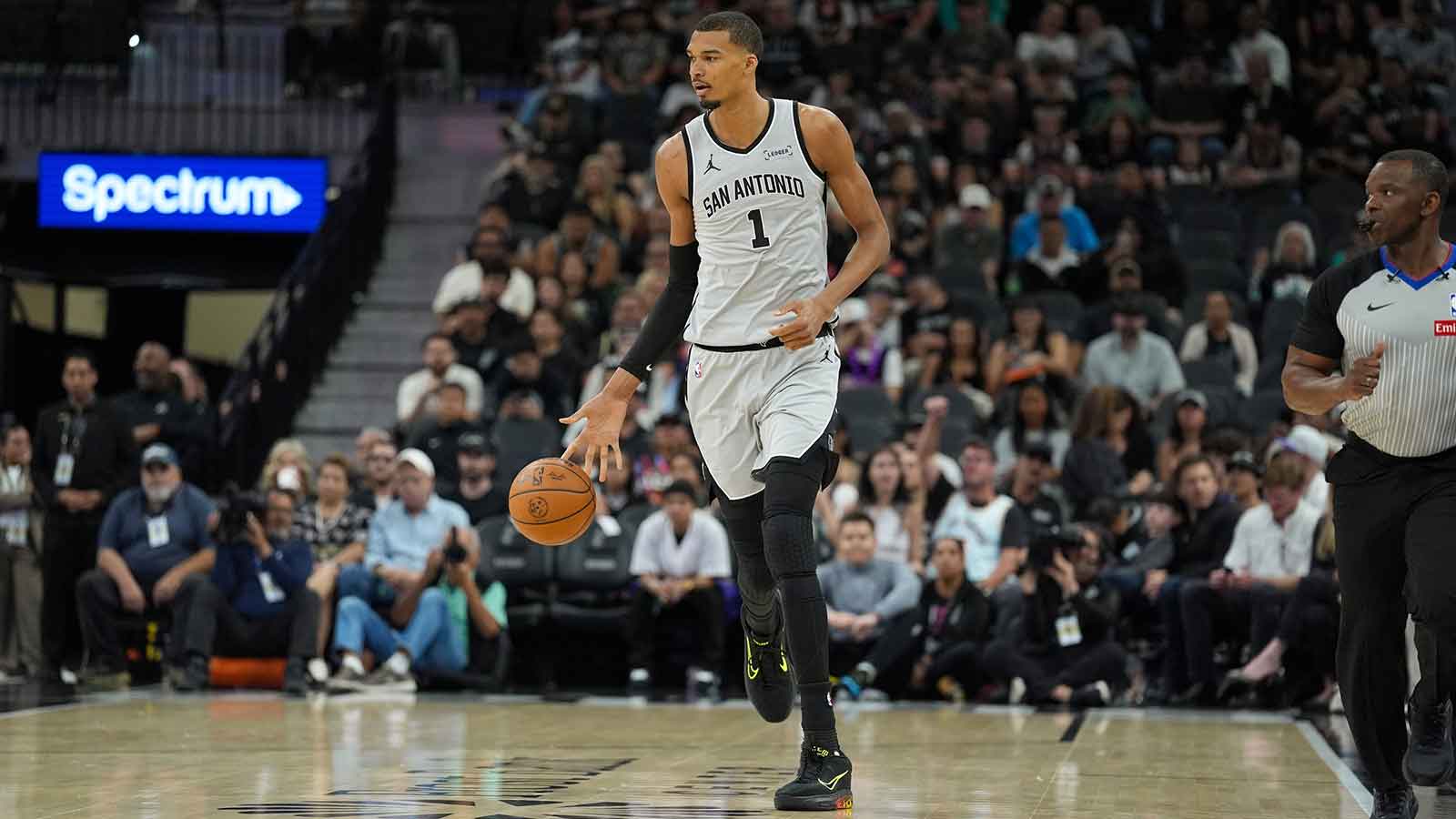 Victor Wembanyama clinches Spurs playoff berth with game-winner vs. Suns