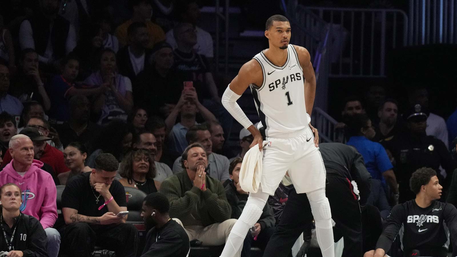 Spurs’ Victor Wembanyama completes absurd NBA feat not seen in 4 decades