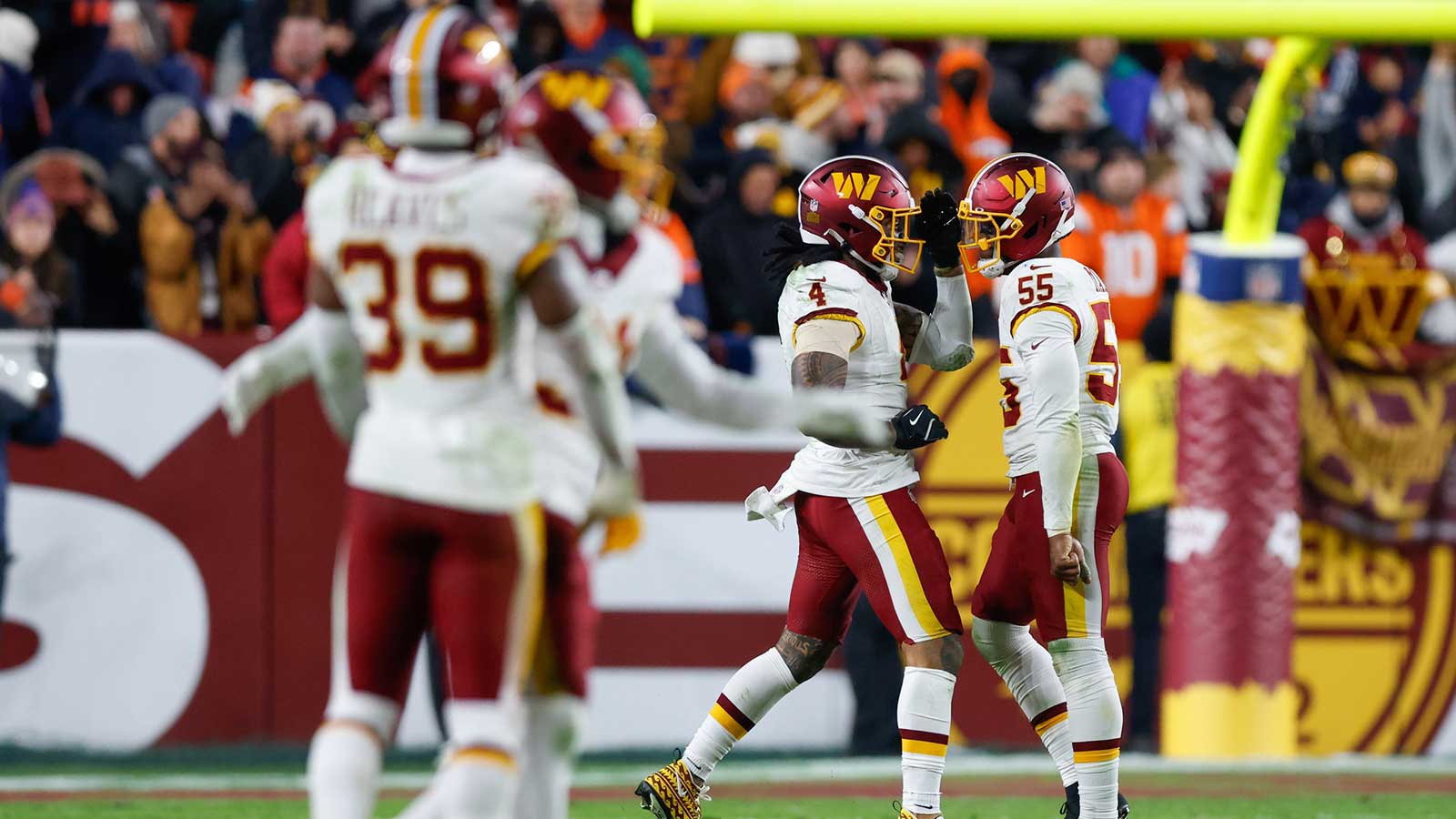 Commanders land former 1st-round pass rusher after $100 million Odafe Oweh signing