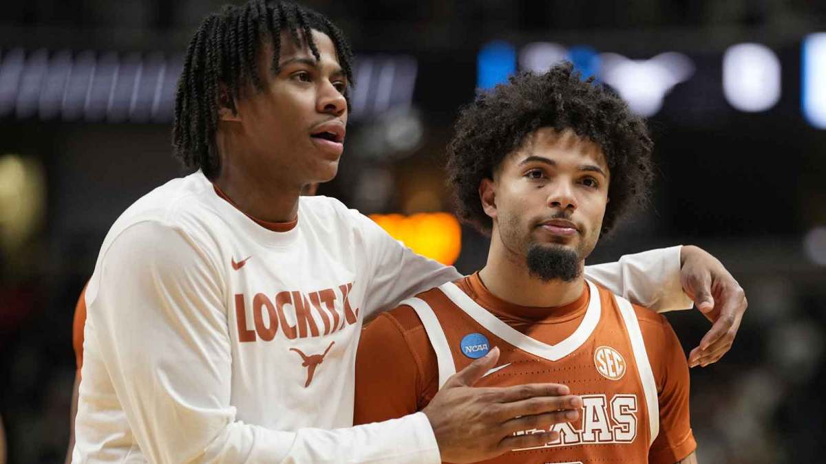 Texas Longhorns guard Jordan Pope (0) walks off the court after losing to the Purdue Boilermakers during a Sweet Sixteen game of the West Regional of the men's 2026 NCAA Tournament at SAP Center.