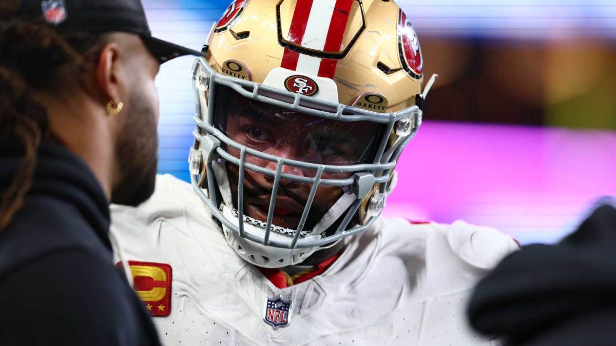 San Francisco 49ers offensive tackle Trent Williams (71) on the sidelines during the second half against the Seattle Seahawks in an NFC Divisional Round game at Lumen Field.