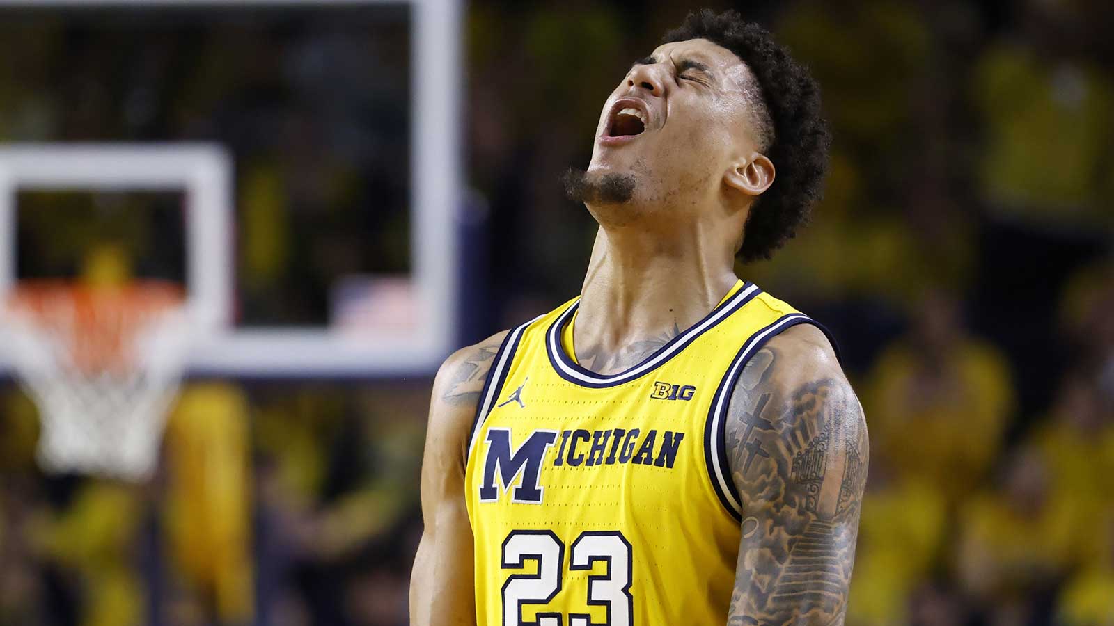 Michigan basketball star Yaxel Lendeborg has fans going wild after clutch buzzer-beater vs. Wisconsin