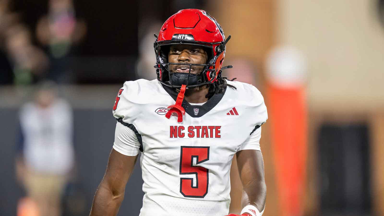 Alabama Crimson Tide wide receiver exits A-Day with foot injury