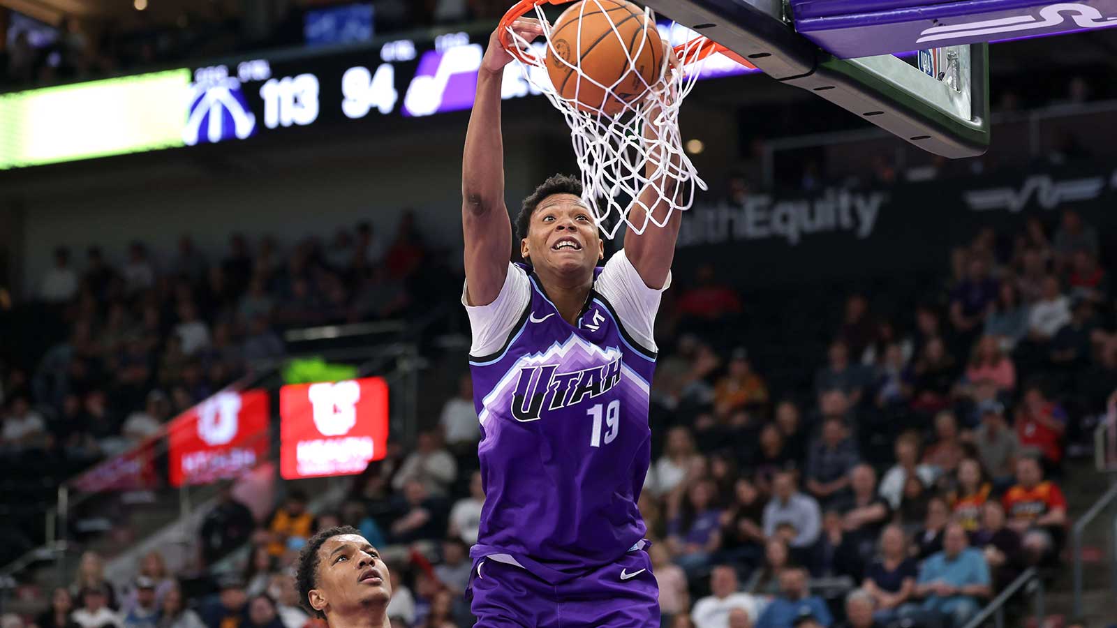 Utah Jazz forward Ace Bailey (19) dunks the ball during the second half against the Washington Wizards at Delta Center.