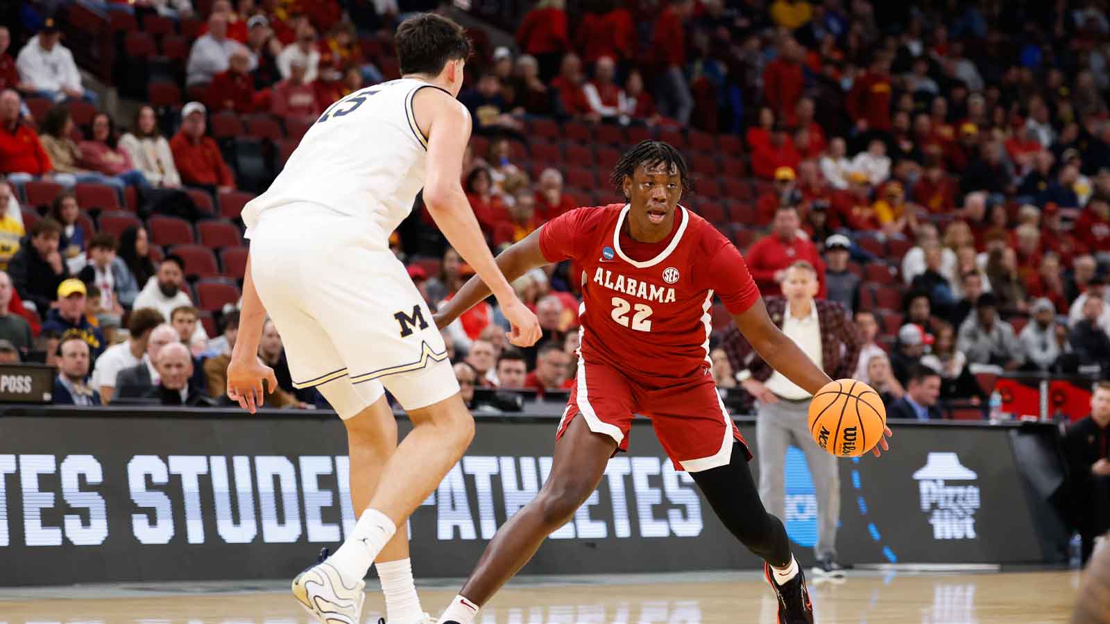 Michigan emerges as possible suitor for Alabama transfer forward