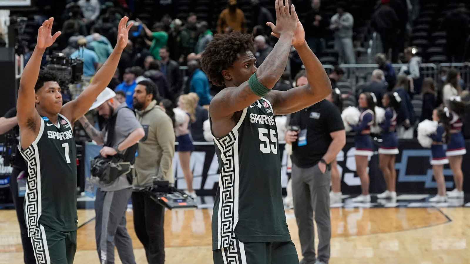 https://wp.clutchpoints.com/wp-content/uploads/2026/04/Aiden-Sherrell-walking-out-.jpg