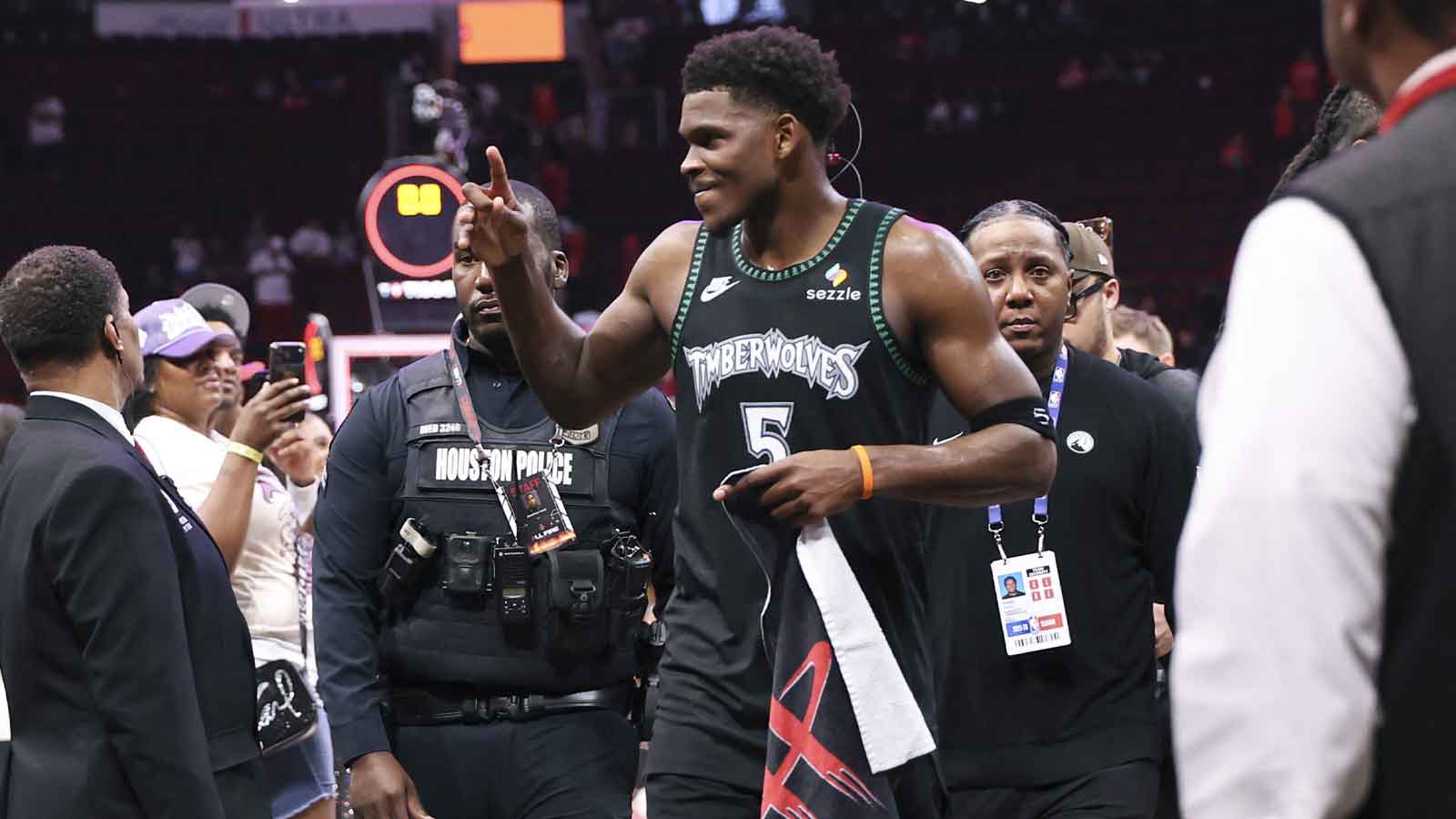 Anthony Edwards gets message from Kevin Garnett after award challenge denied