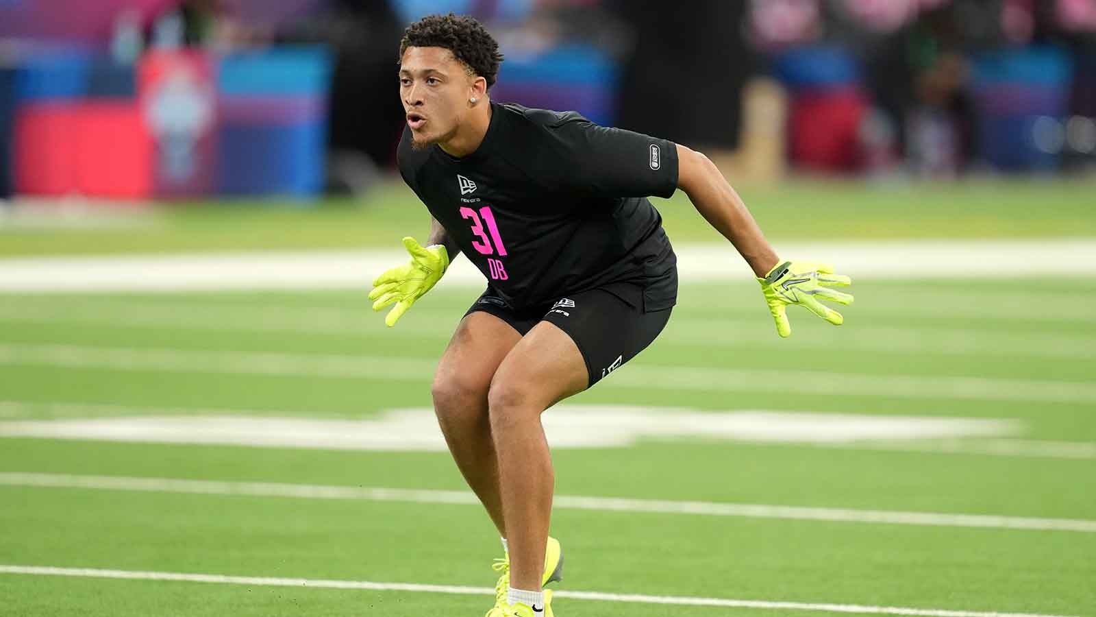 Atlanta reunites Avieon Terrell with brother AJ at pick 48