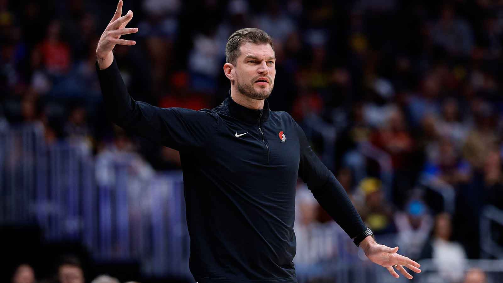 Blazers interview Nuggets, Rockets assistants amid Tiago Splitter drama
