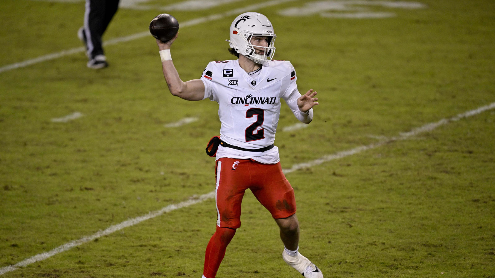 Texas Tech’s Brendan Sorsby motions to dismiss Cincinnati buyout case amid gambling leave