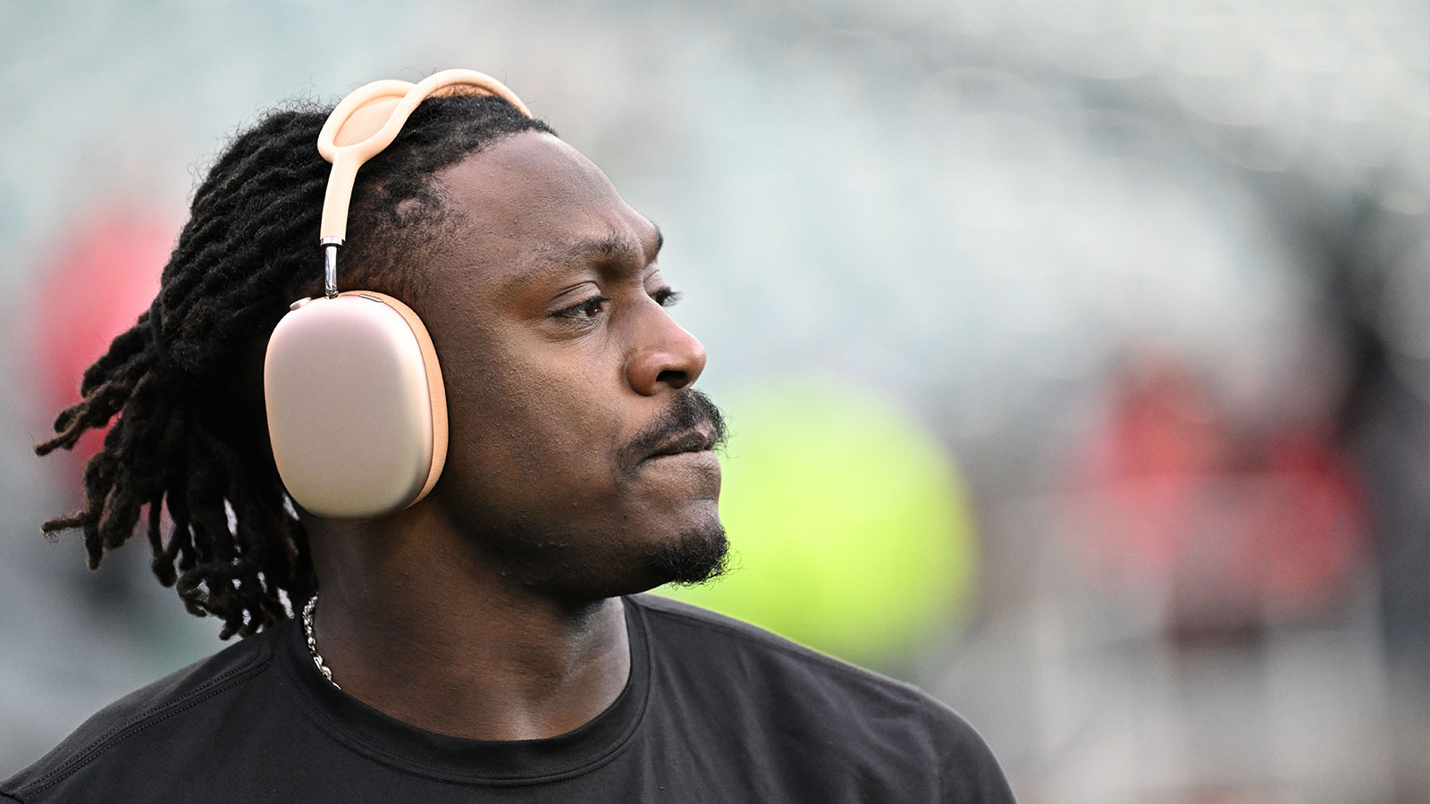 Eagles fans ‘turning on’ A.J. Brown has former Super Bowl champion teammate calling them out