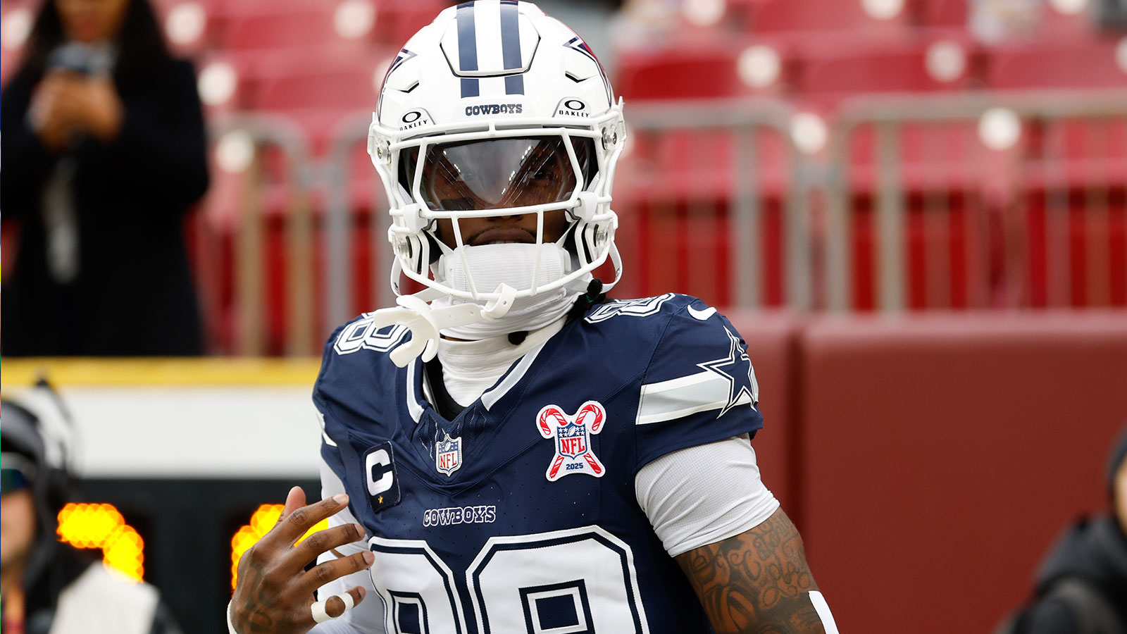 Cowboys owner Jerry Jones uses CeeDee Lamb example as reason to go offense over defense early