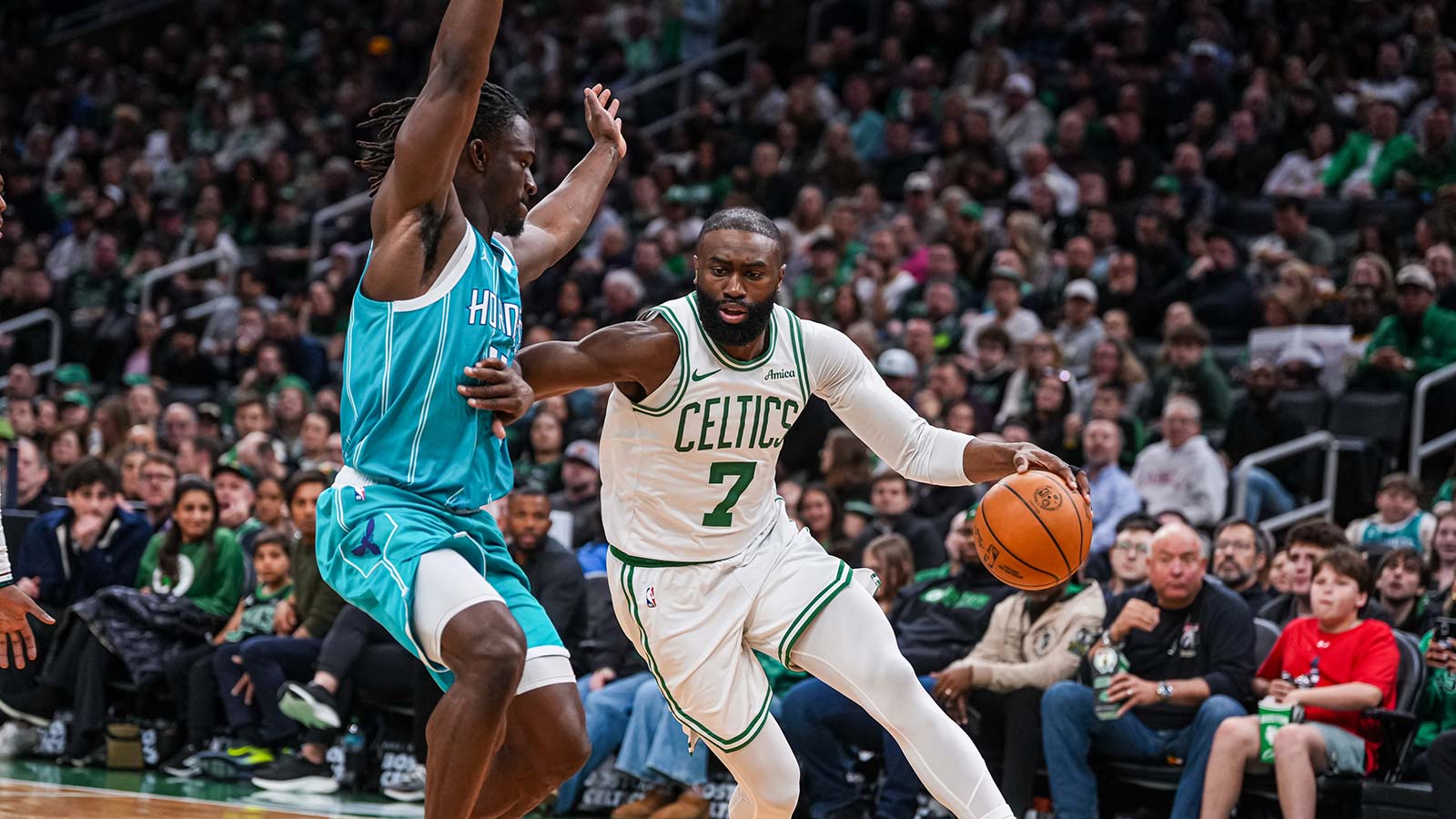 Celtics’ Jaylen Brown pulls off wild feat that Larry Bird did four times