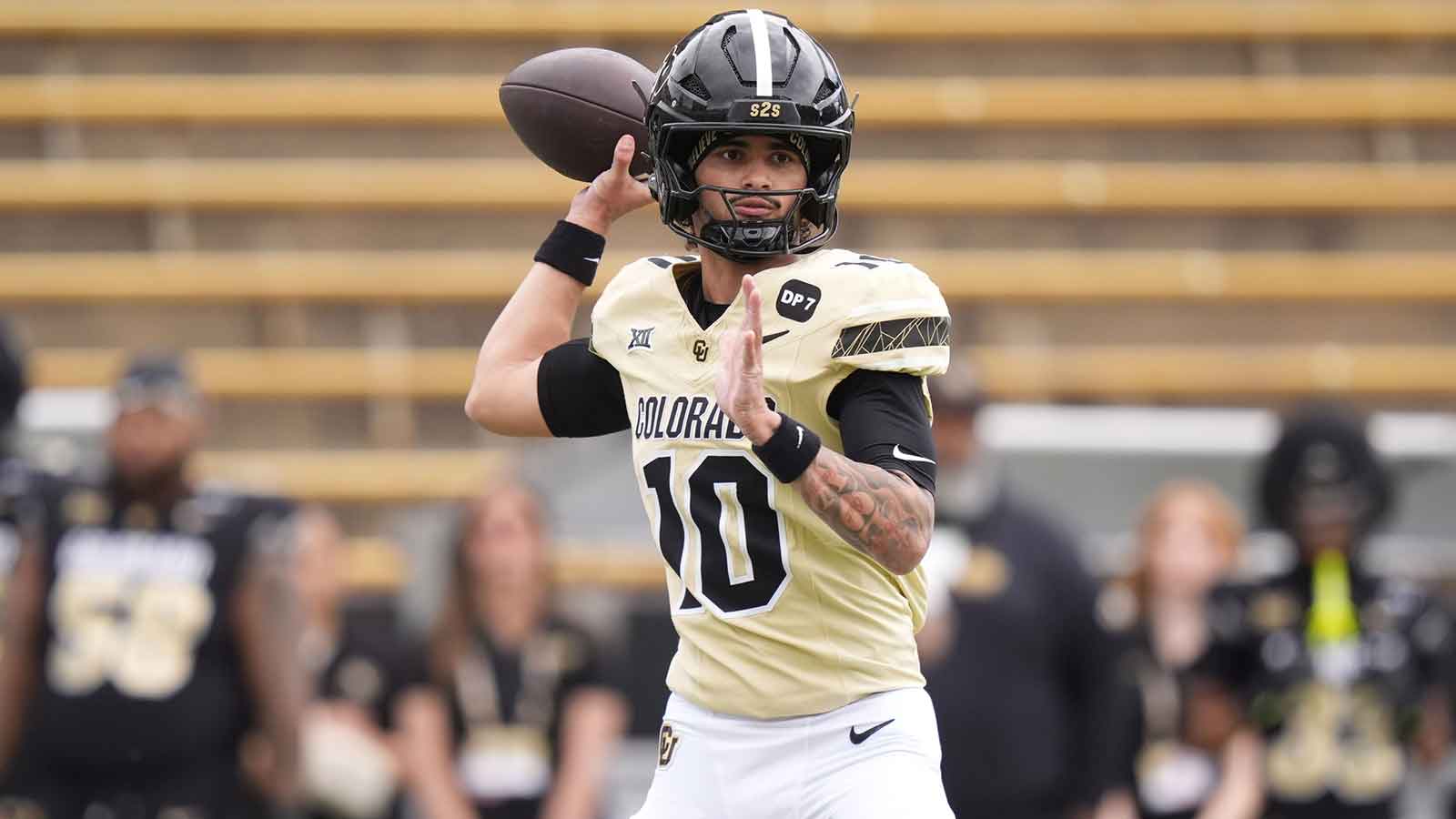 Colorado and Deion Sanders land 4-star QB in massive move