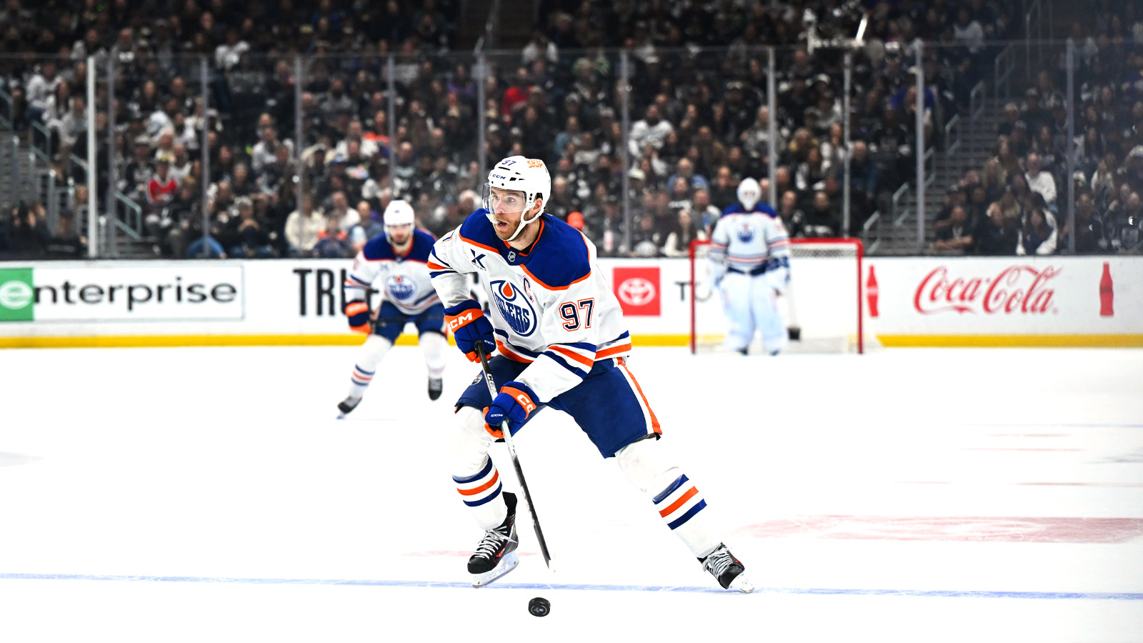 Oilers’ Connor McDavid ties Mario Lemieux, Gordie Howe in NHL history with latest scoring feat