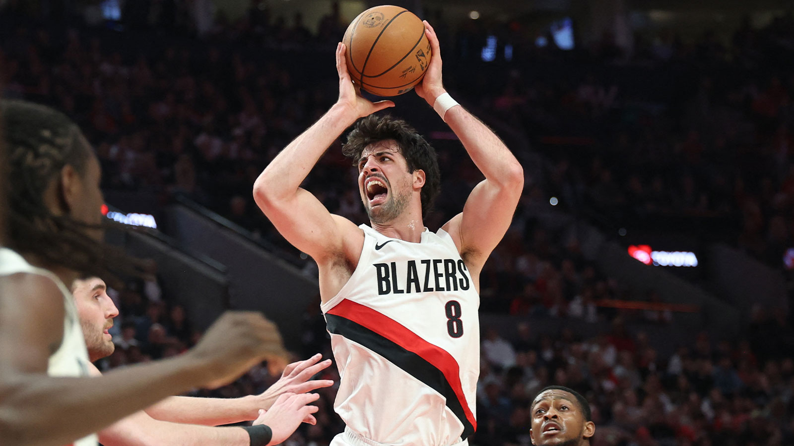 De’Aaron Fox chips Blazers Forward Deni Avdija’s tooth in Game 3 vs. Spurs